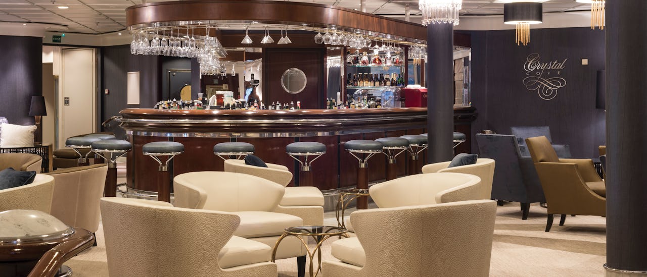 Chrystal Cove - the perfect place to meet friends for a pre-dinner cocktail