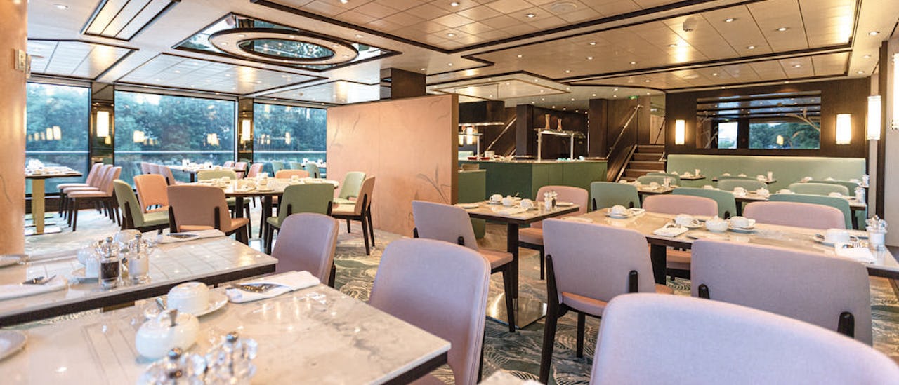 Casual dining at Bistro