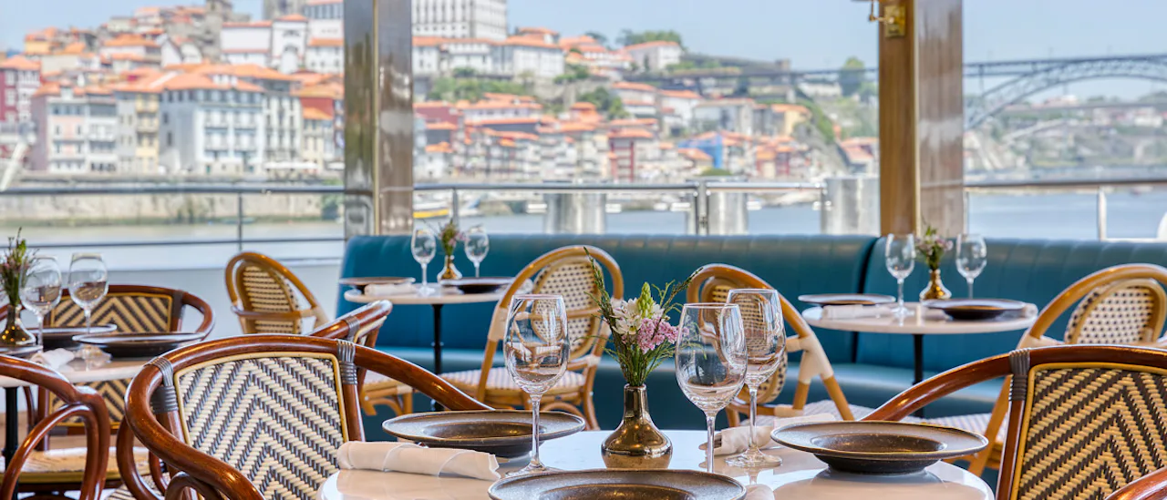 The elegant bistro