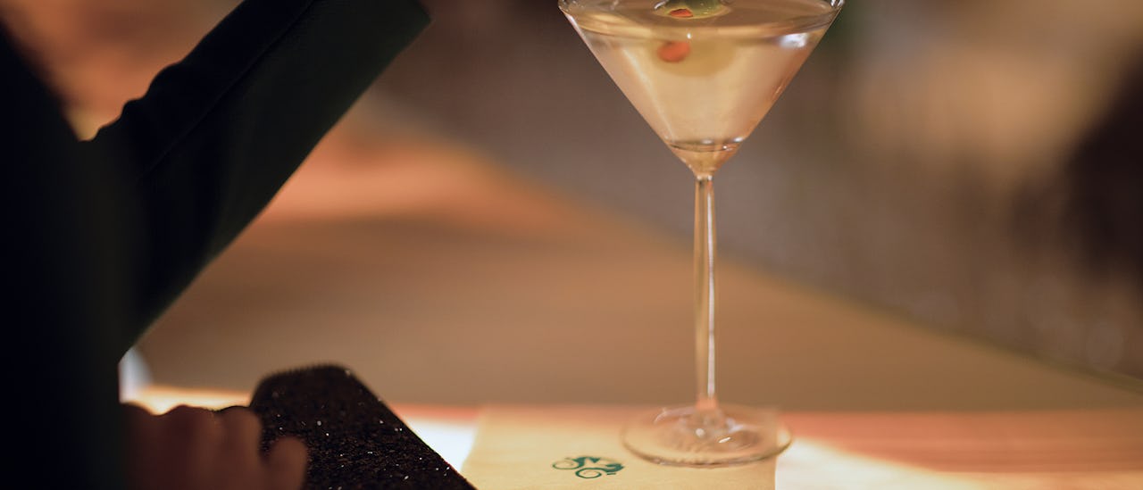 Jade nightclub - an intimate lounge for a late-night drink, dancing or a place to let loose with karaoke