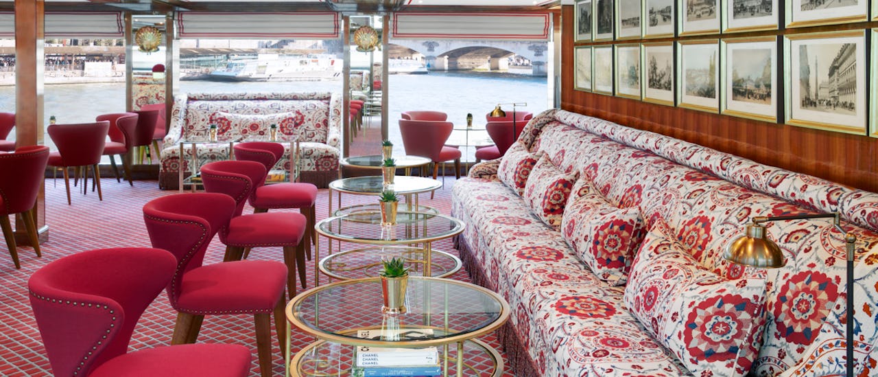 Enjoy a drink at Salon Toulouse