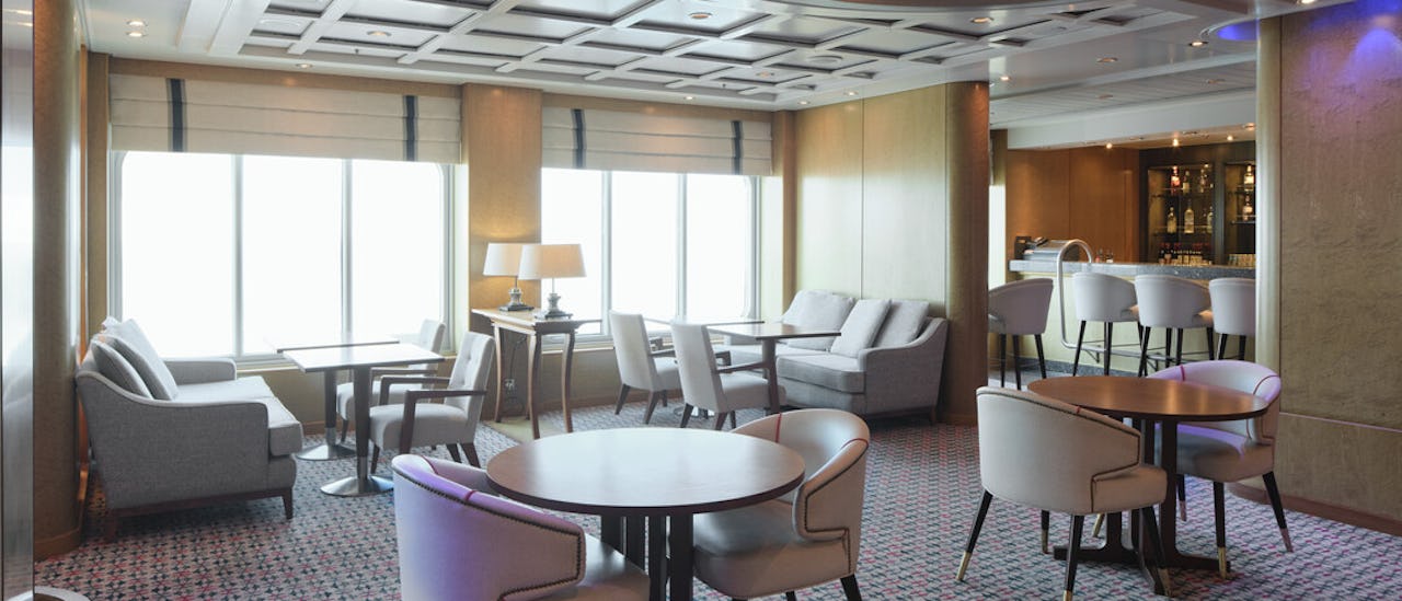 Intermezzo is a stylish and elegant lounge, perfect for a relaxing drink