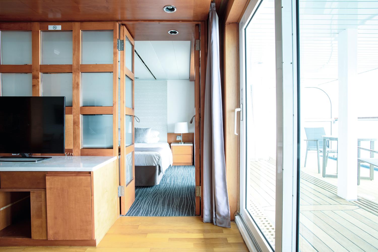 SUITE