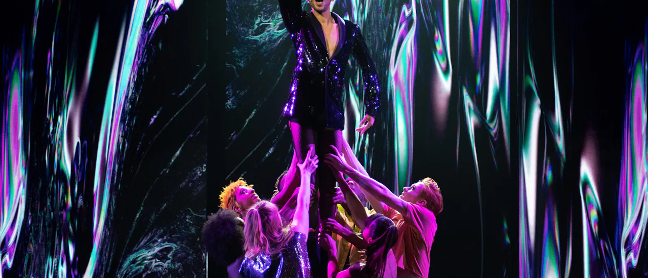 Welcome to Scarlet Night - Enjoy pop-up circus acts, interactive games, karaoke, myth-telling, and live music, all paying tribute to a love that washed the world scarlet!