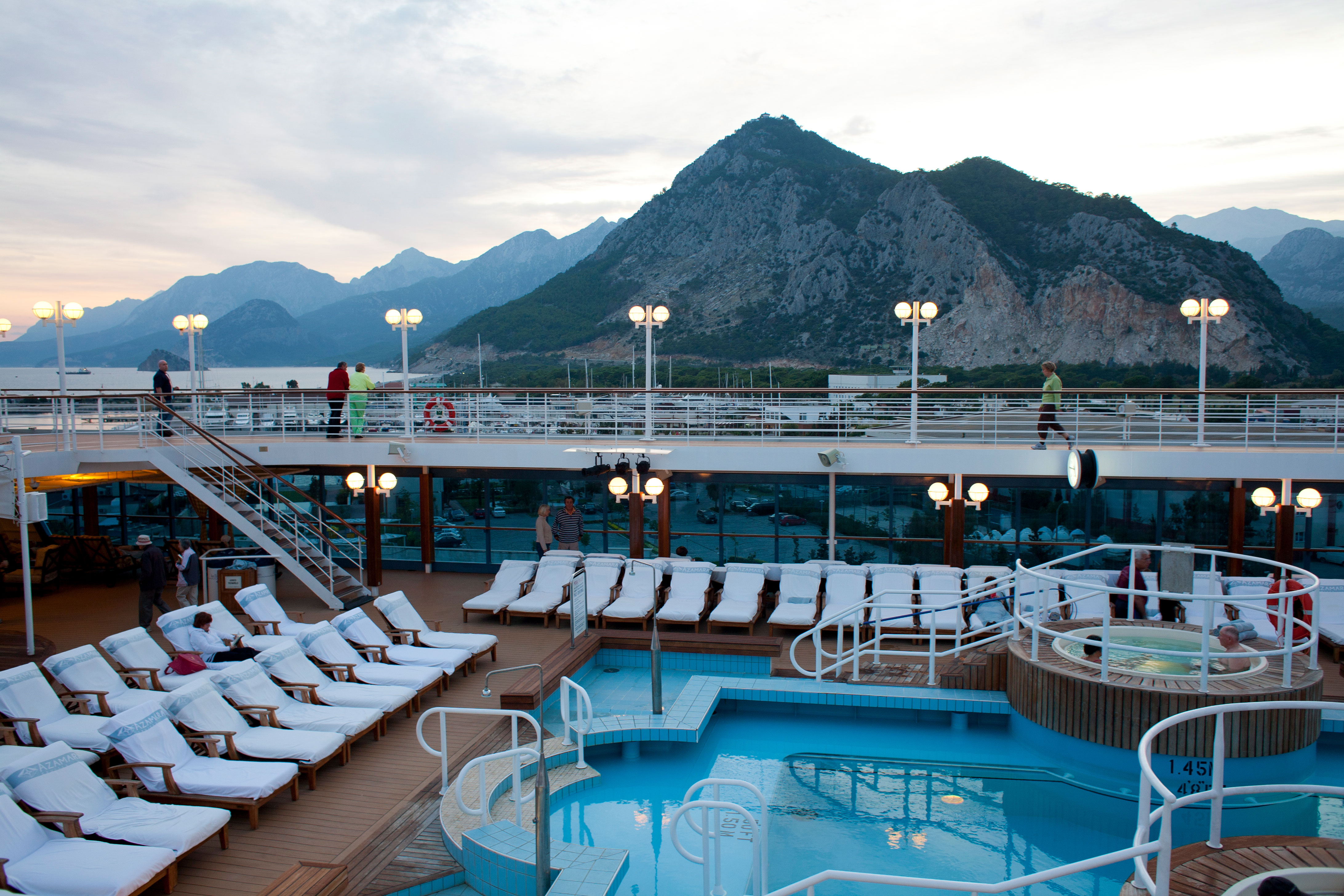 Current location for Azamara Pursuit