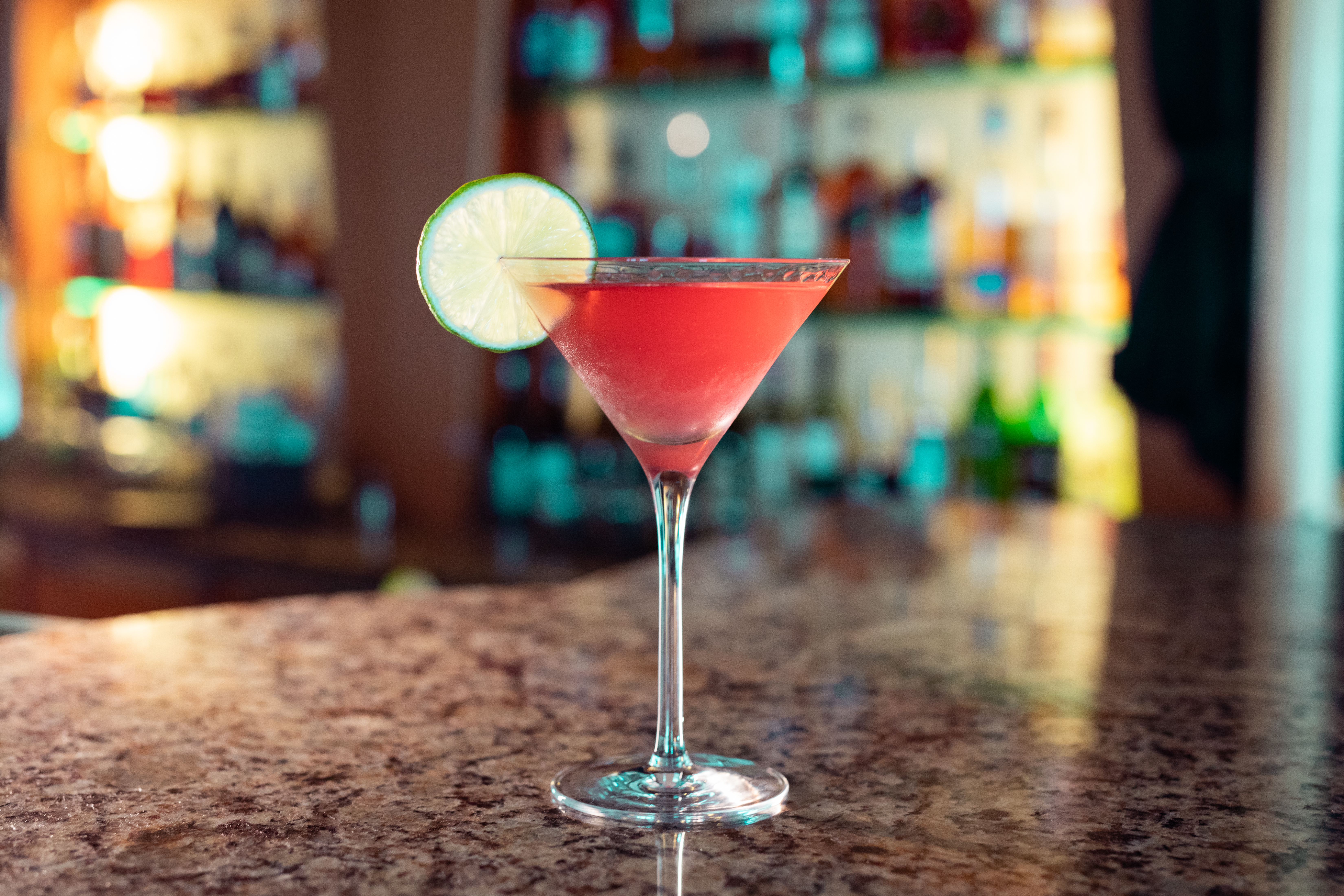 Relax with a cocktail and enjoy the view in Explorer Lounge & Bar