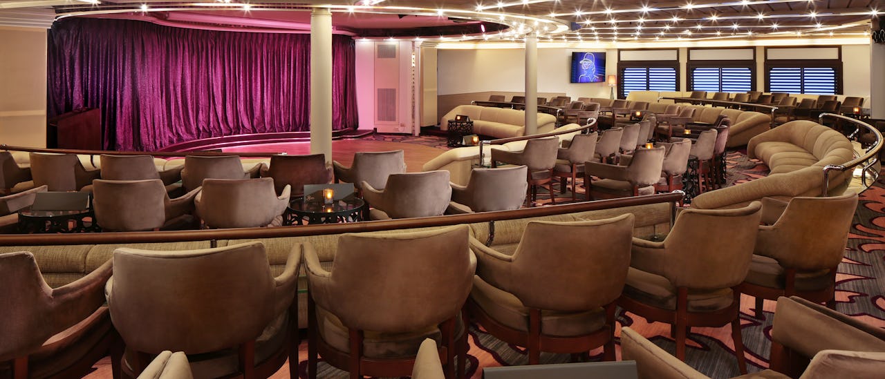 Listen to live music in The Lounge