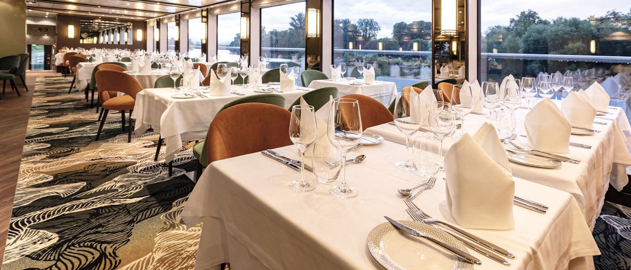 Verdastro - the main restaurant with waiter service