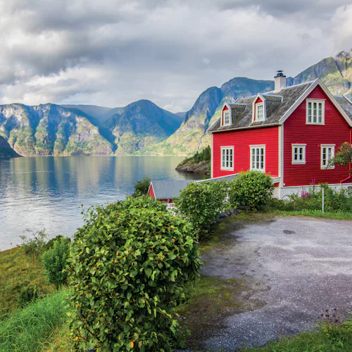 Queen Anne, Norwegian Fjords