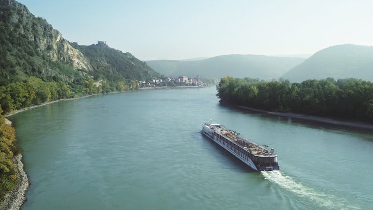 APT Guided Tours & River Cruises