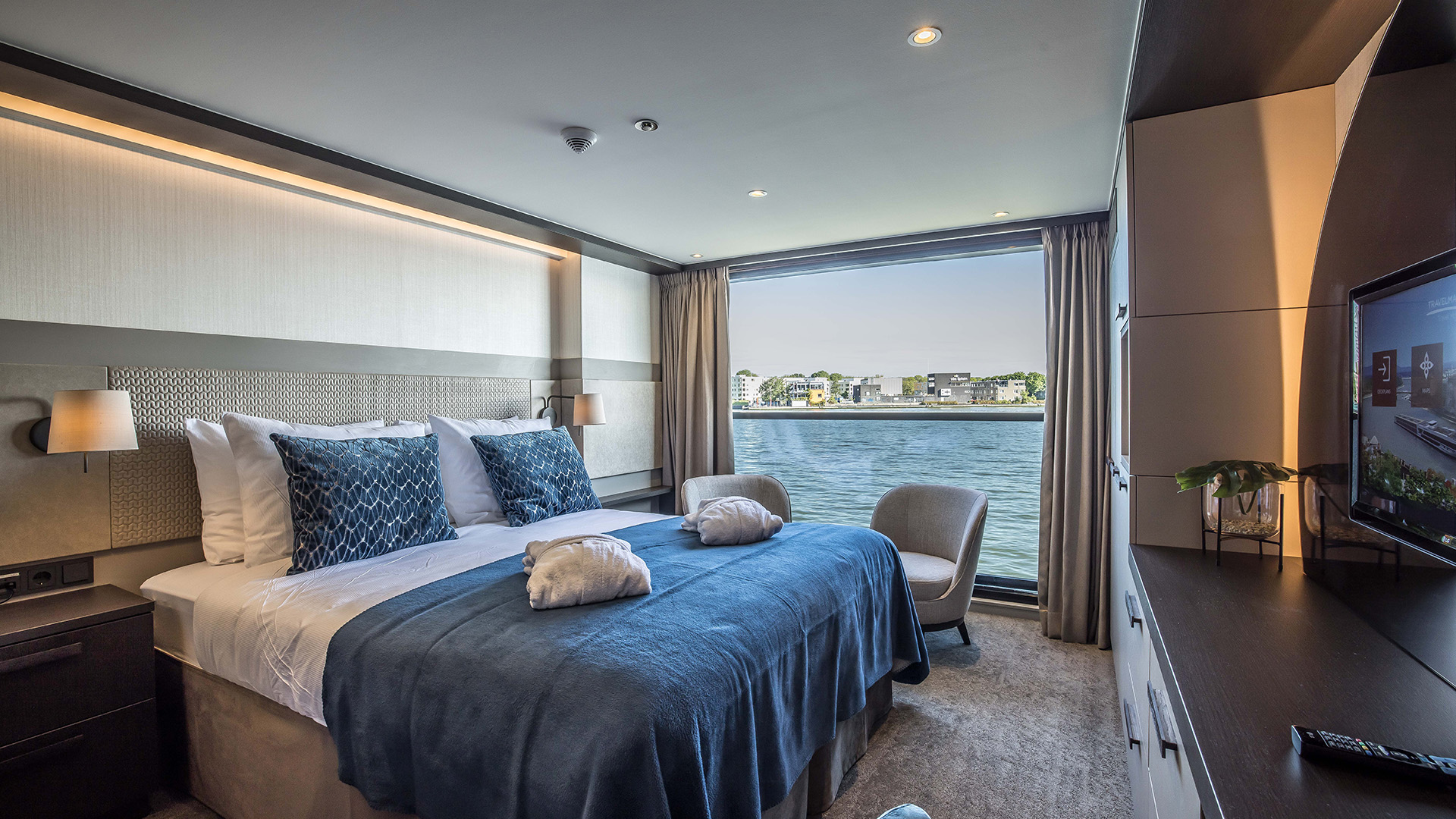 Travelmarvel French Balcony