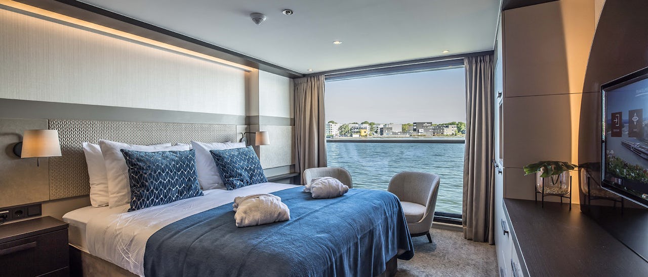 Travelmarvel French Balcony