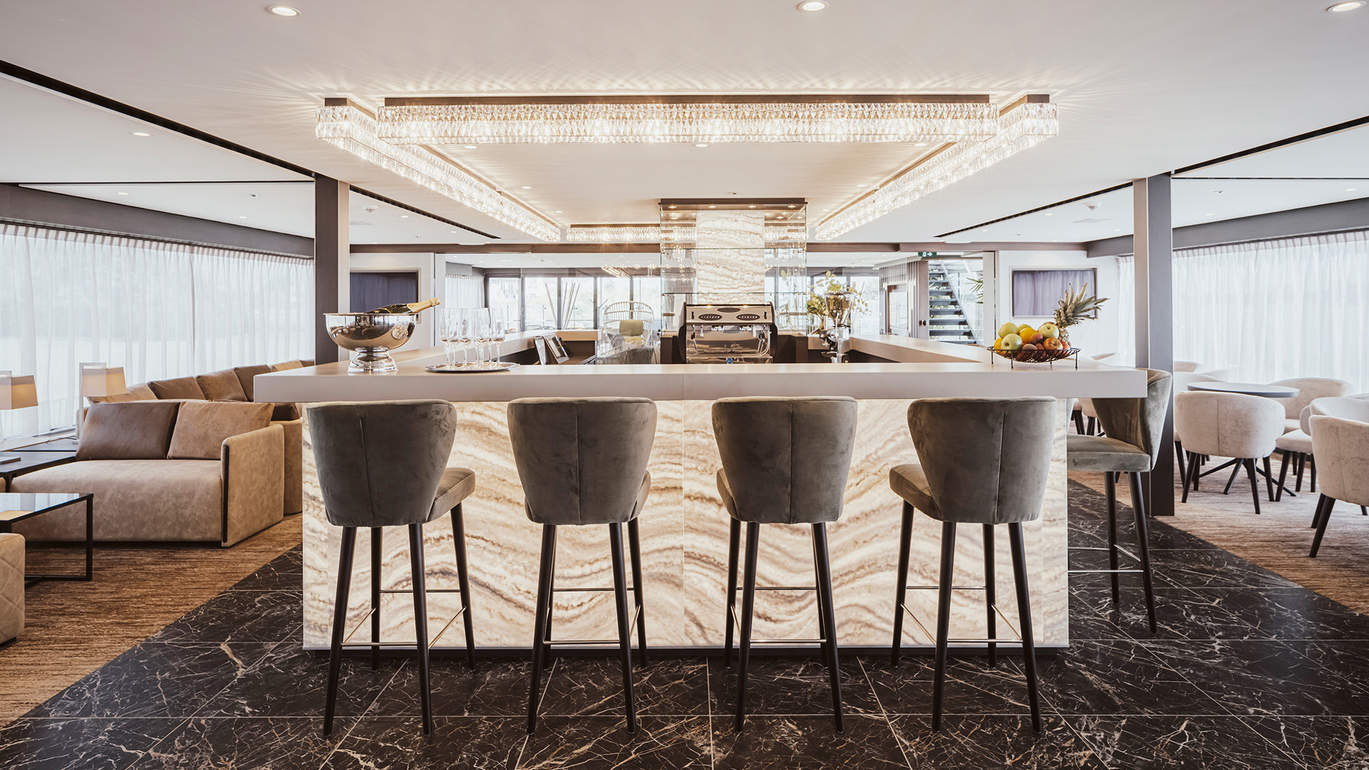 Travelmarvel North Lounge Bar