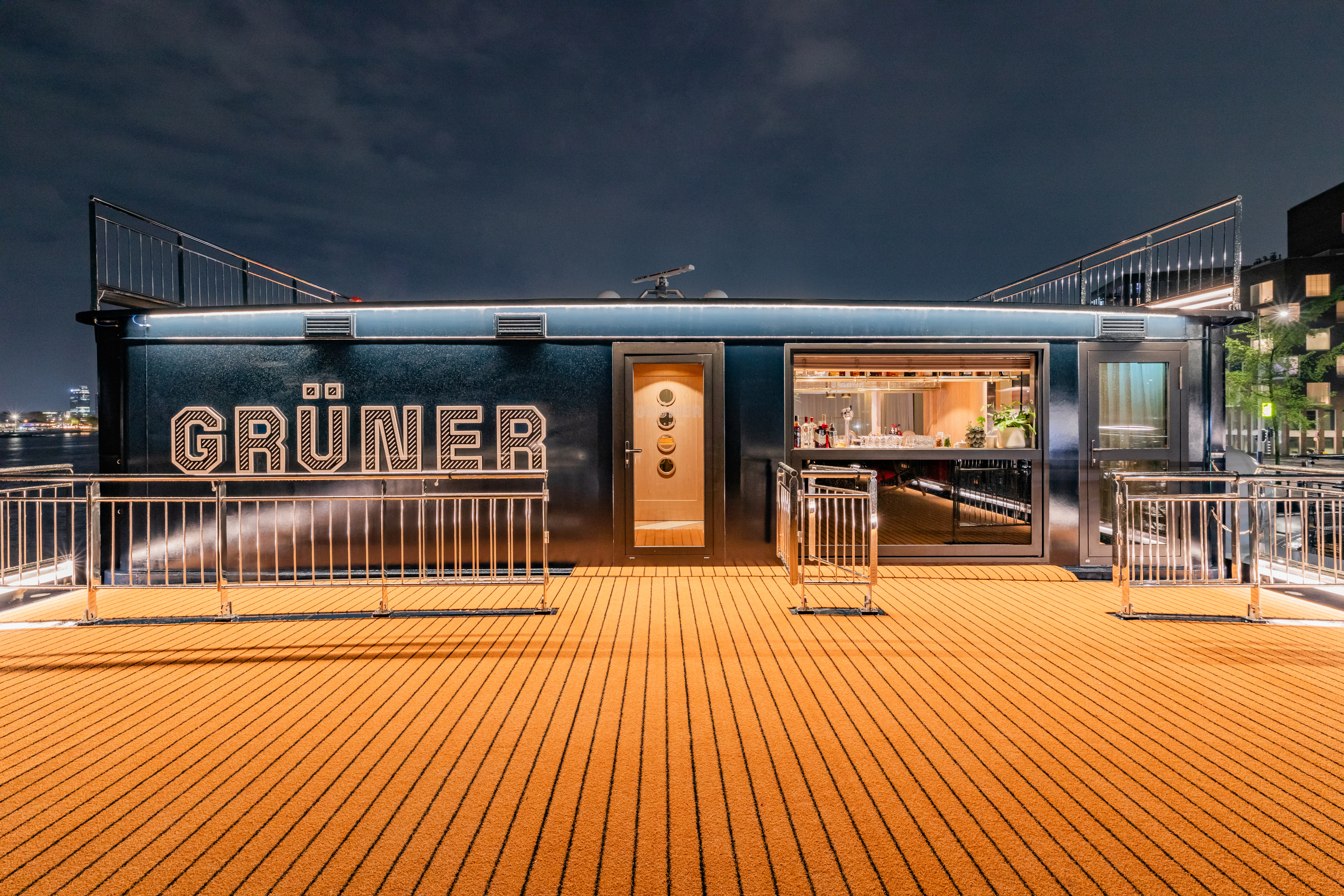 APT River Gruner Exterior