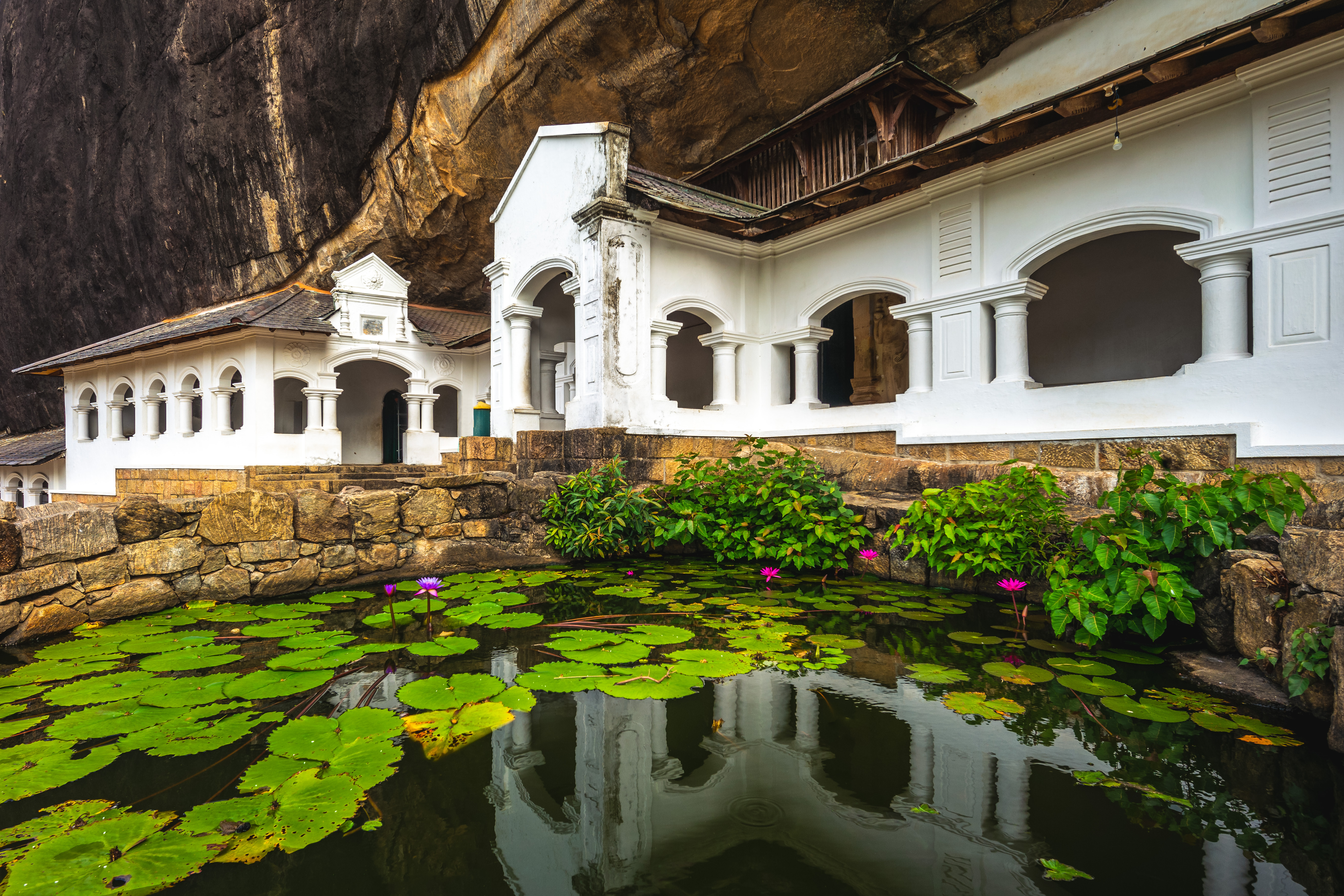 Dambulla Cave Temple
