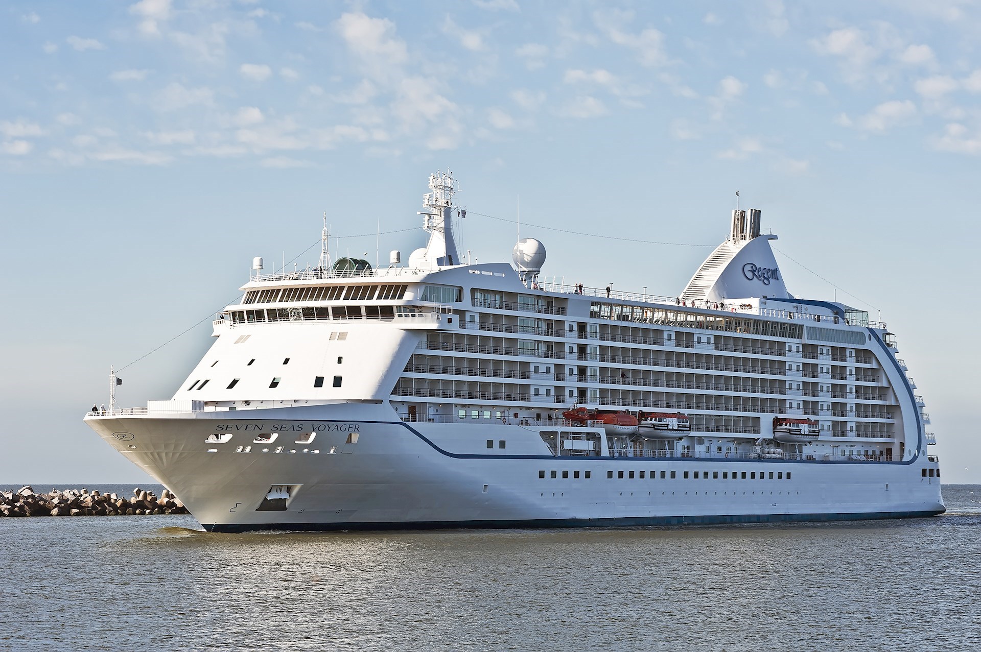 Regent Seven Seas Voyager Cruise Ship 2024 / 2025
